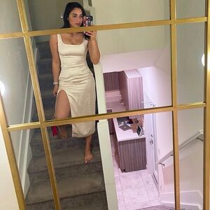 Elegant Cream Midi Skirt with Slit